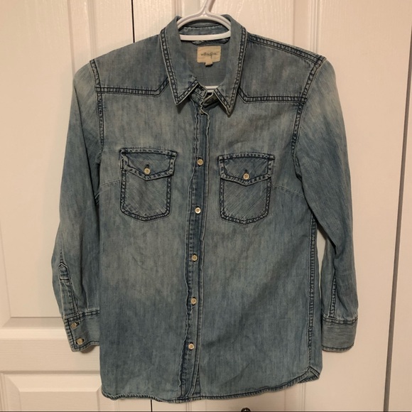 Aritzia Tops - ARITZIA WILFRED FREE BUTTON DOWN